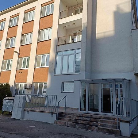 Ubytovna Nobelova Bratislava Esterno foto