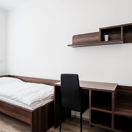 Ubytovna Nobelova Bratislava Esterno foto