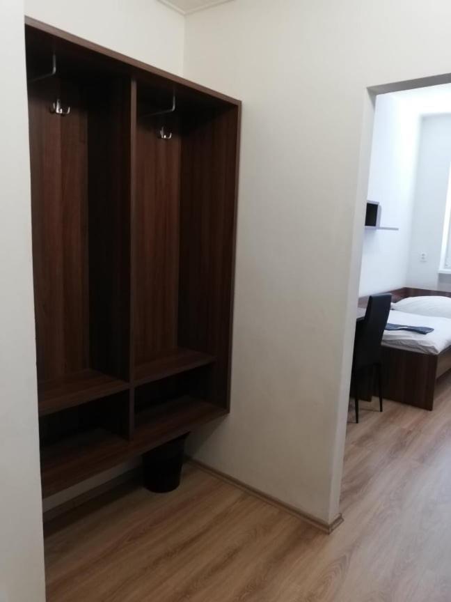 Ubytovna Nobelova Bratislava Esterno foto