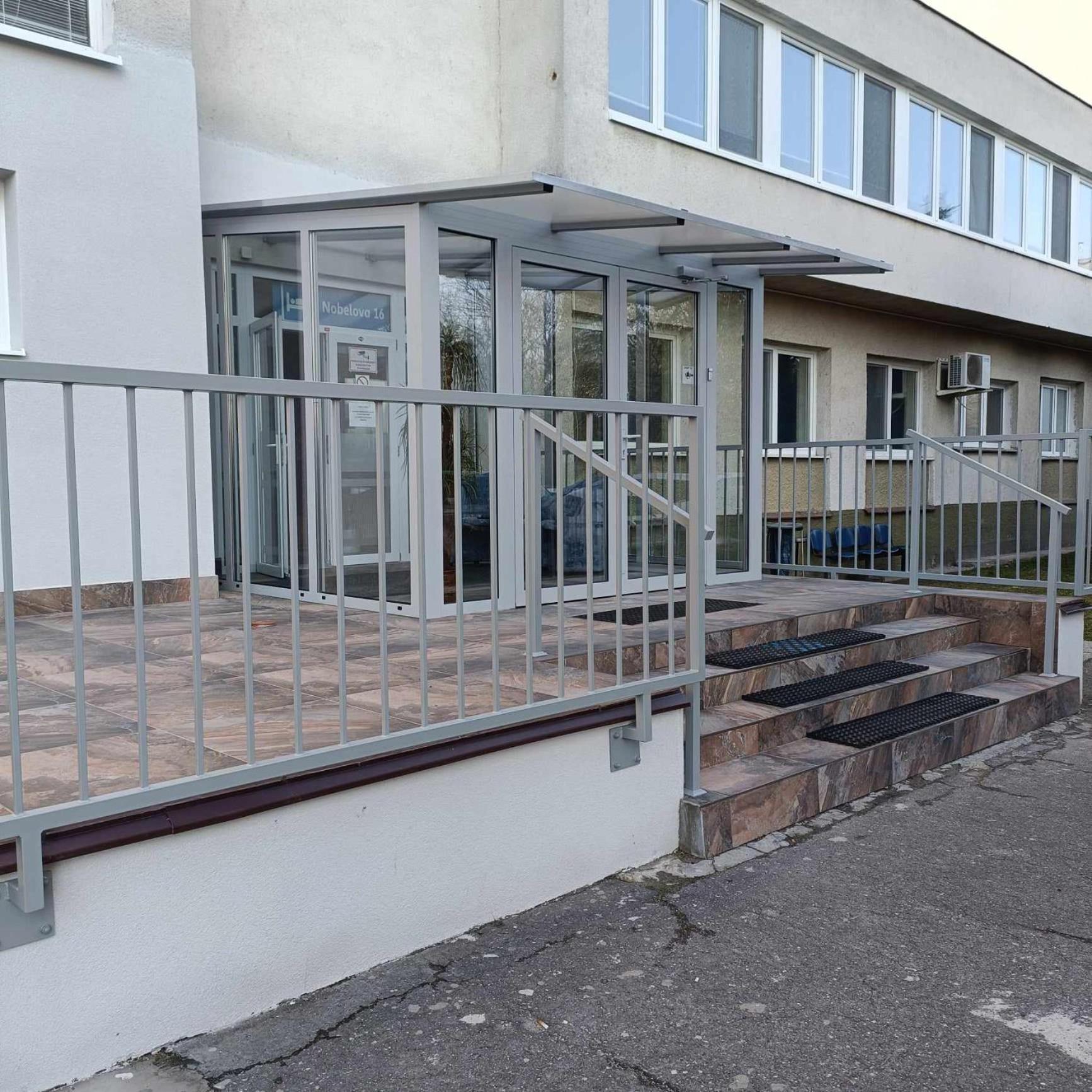 Ubytovna Nobelova Bratislava Esterno foto