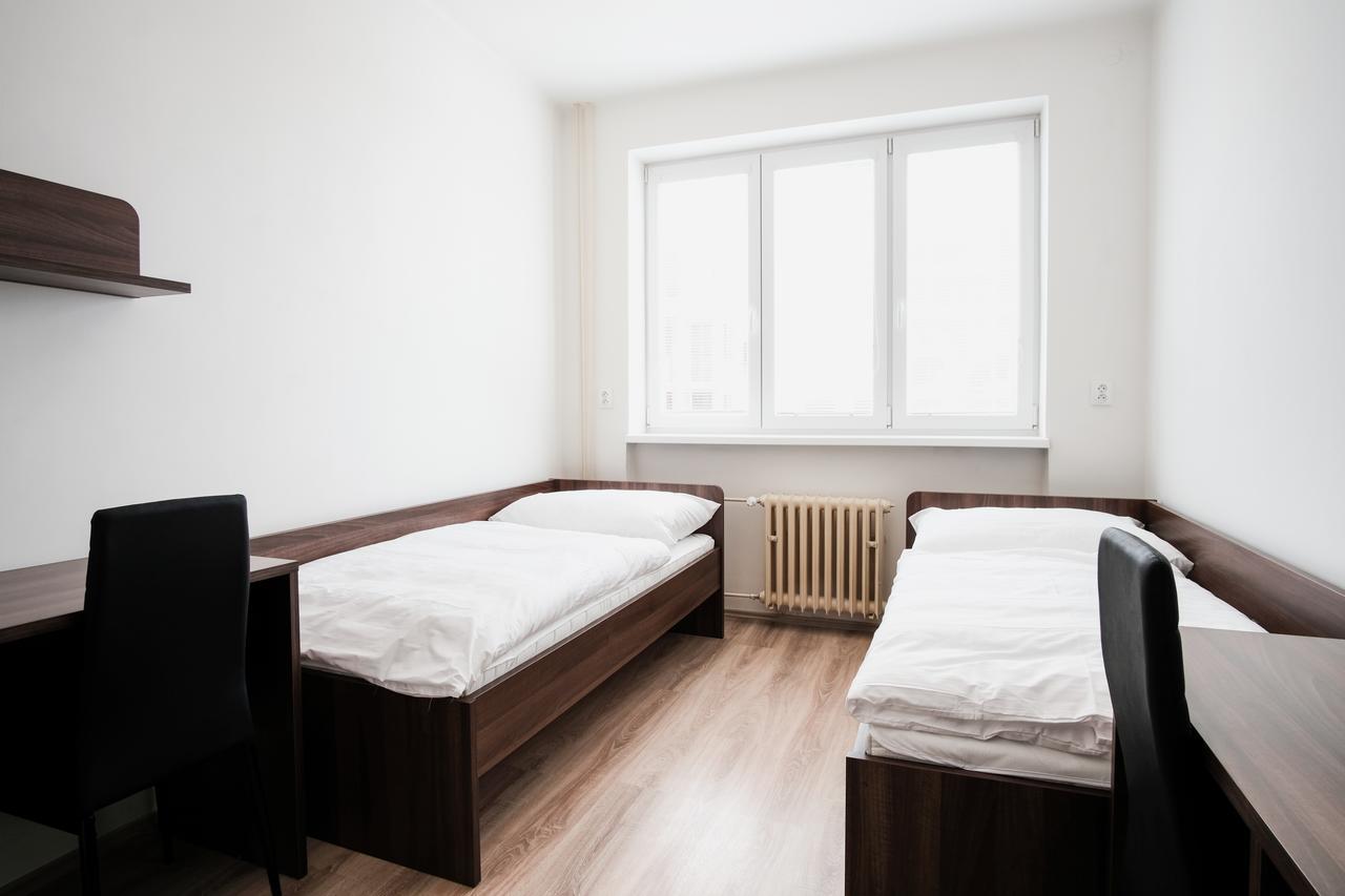 Ubytovna Nobelova Bratislava Esterno foto