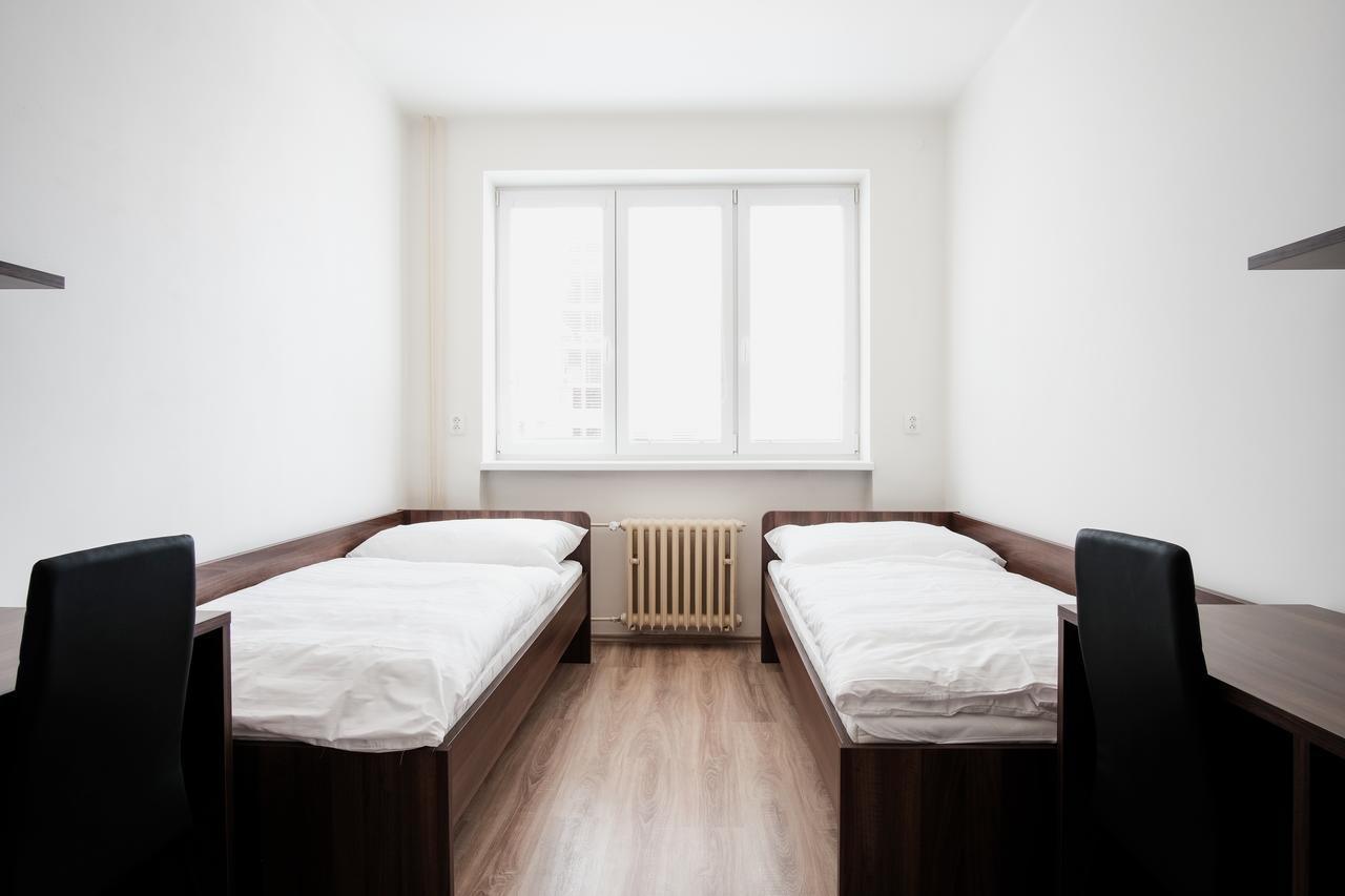Ubytovna Nobelova Bratislava Esterno foto